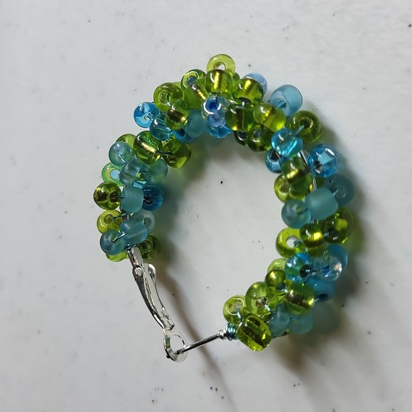 Blue and green hoop earrings - Picture 2 of 3